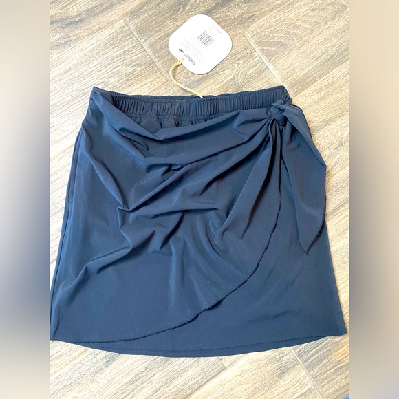 Toad & Co Dresses & Skirts - Toad & Co Skirt XSmall Black Sunkissed Wrap Skirt Pockets NWT